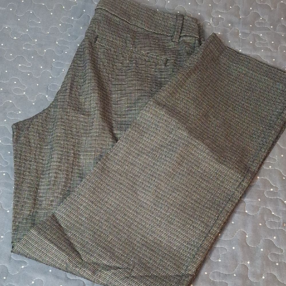 Lee Relaxed Fit Mid Rise Straight Leg Pants size 6 short